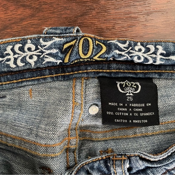 702 Vegas Jeans - Size 25x33 - Picture 4 of 7